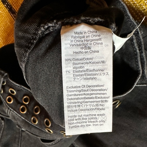 Madewell Classic Straight Jeans in Lunar Wash: Grommet Edition - Picture 6 of 9